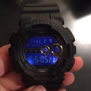 Mens Matte Black Rubber G-Shock Watch (9.5” Band)